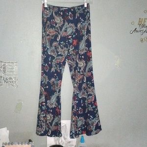 3/$20 Eye candy bell bottom pants